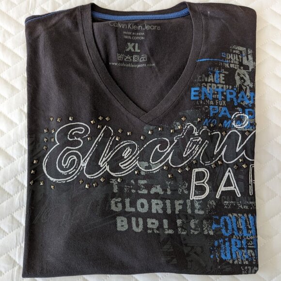 Retro Calvin Klein V-Neck T-Shirt   Men's XL - Picture 2 of 9